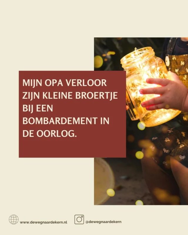 “Mijn opa verloor zijn kleine broertje bij een bombardement in de oorlog.  Hij was pas zeven. Ze waren samen buiten. Toen kwam het luchtalarm.  Opa rende. Zijn broertje niet.
Daarna: doodse stilte.
Geen ruimte voor verdriet. Geen woorden. Geen ritueel. Alleen zwijgen.”  Jaren later komt zijn kleinzoon, een twintiger, bij mij in de praktijk.  Lichamelijke klachten, paniekaanvallen, een verlammende angst om dood te gaan.  Medisch: niets te vinden.  Energetisch: alles trilt van oud verdriet.  Tijdens een sessie voorouderhealing ontstaat er verbinding. De oorlog komt binnen.  Het verhaal van zijn opa wordt voelbaar, zichtbaar, erkend.  De doodsangst blijkt niet van hem te zijn.
Hij draagt de onverwerkte rouw van zijn opa. Het kind dat hij verloor. De dood die nooit een plek kreeg.  En pas toen dat verhaal erkend werd,
toen de verloren jongen in opa gezien werd,
begon de rust terug te keren.  In hem.  In zijn lichaam.  In de hele familielijn.  🕯️ Zodra een verhaal gehoord wordt, stopt de herhaling.  Zodra een voorouder gezien wordt, komt er heling.
Zodra jij luistert, komt er ruimte.  🔁 Herken jij dit? Draag jij (onbewust) iets van je opa, oma, ouders?  👇 Deel hieronder jouw ervaring of gedachte.
Laten we samen het zwijgen doorbreken. 💬  #voorouderhealing #traumadoorgeven #zielswerk #paniek #doodsangst #transgenerationeeltrauma #energetischeheling #herkenning #systeemheling